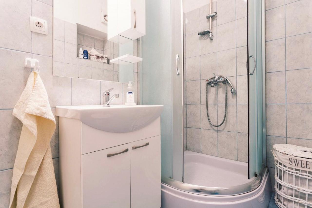 Apartment Ivan Domazet *