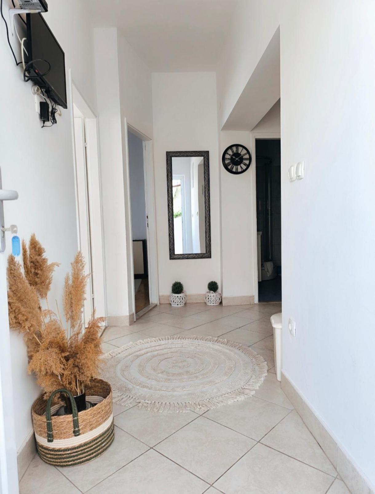Apartment Ivan Domazet Omis